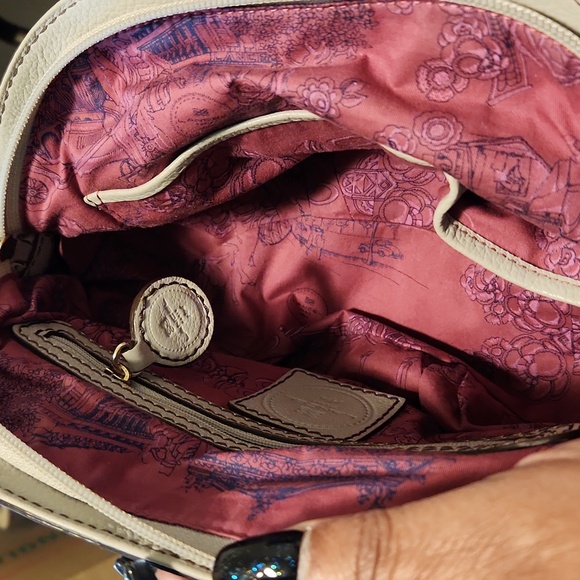 Lancel Gousset Leather Handbag - Picture 5 of 6